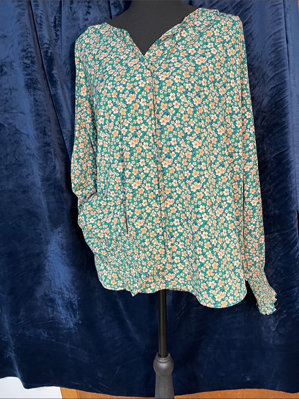 Floral Button-Up Blouse in Green